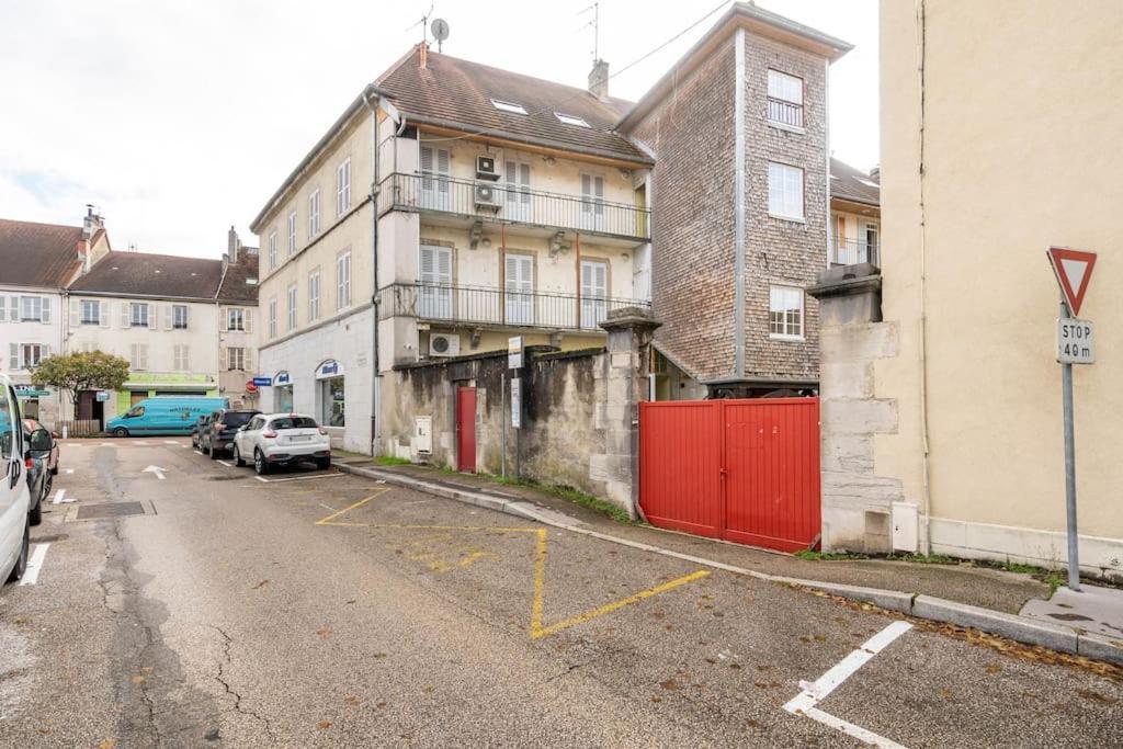 Superbe Appartement Avec Parking Gratuit Lons-le-Saunier Bagian luar foto