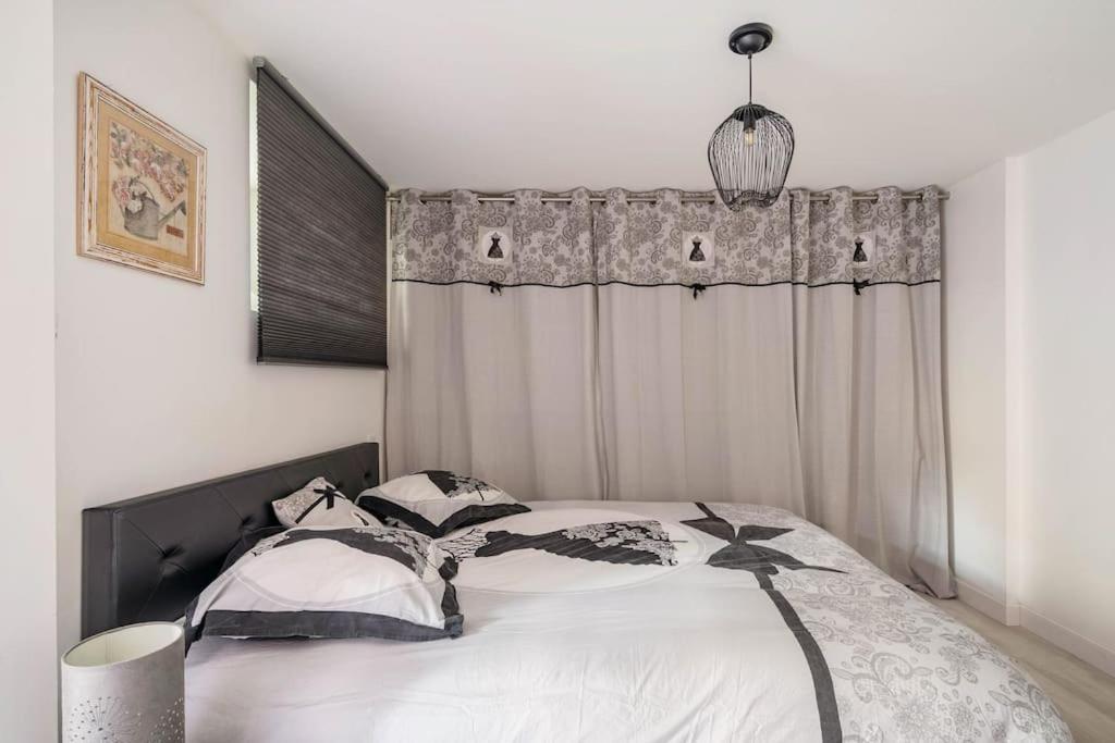 Superbe Appartement Avec Parking Gratuit Lons-le-Saunier Bagian luar foto