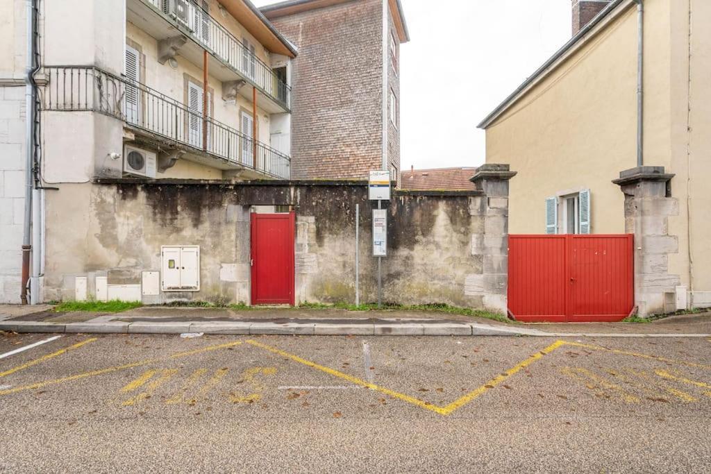 Superbe Appartement Avec Parking Gratuit Lons-le-Saunier Bagian luar foto