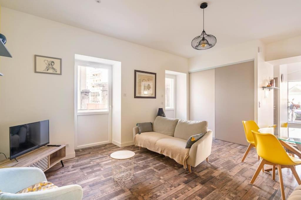 Superbe Appartement Avec Parking Gratuit Lons-le-Saunier Bagian luar foto