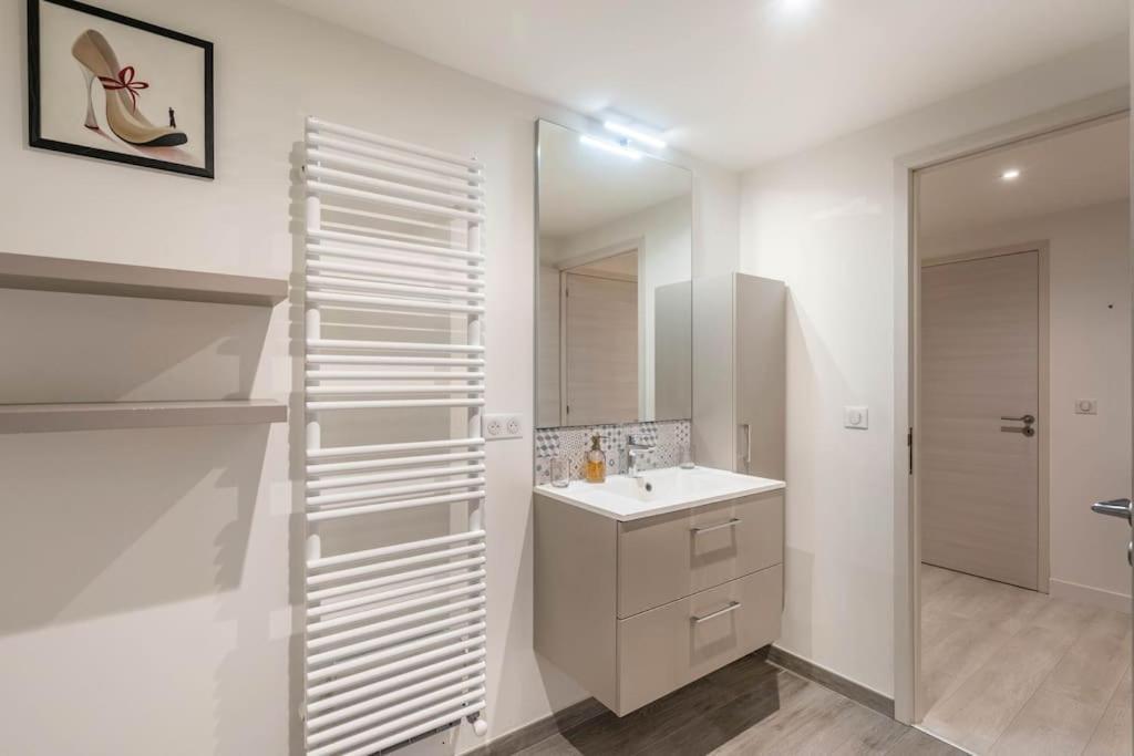 Superbe Appartement Avec Parking Gratuit Lons-le-Saunier Bagian luar foto