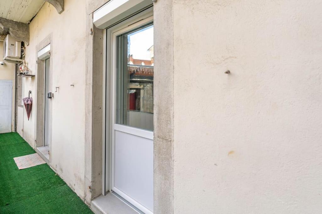 Superbe Appartement Avec Parking Gratuit Lons-le-Saunier Bagian luar foto
